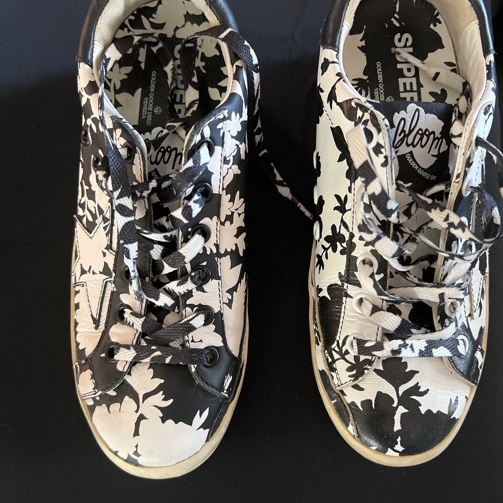 GOLDEN GOOSE